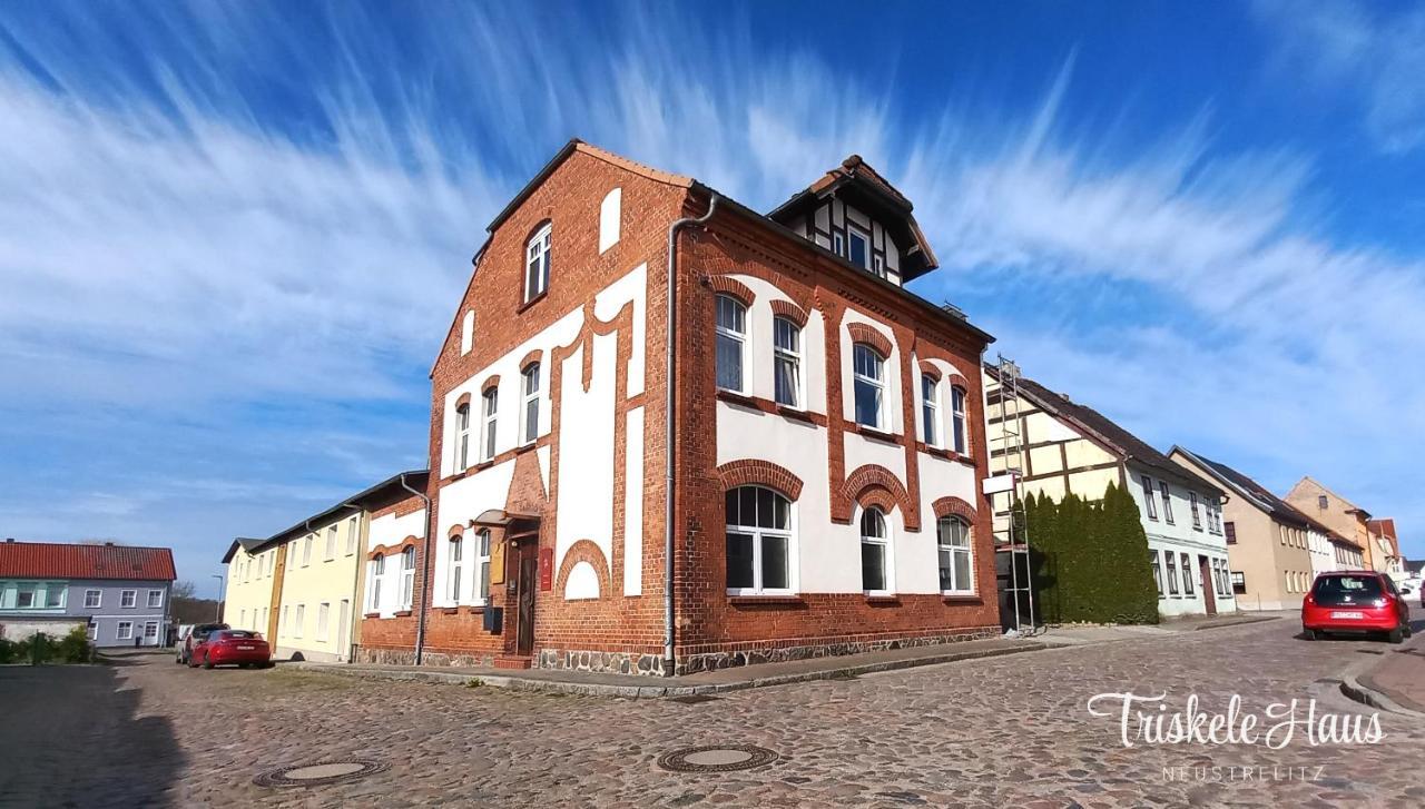 Triskele Haus - Oekologisches Gaestehaus Der Heilstaette Strelitz Neustrelitz Exterior photo